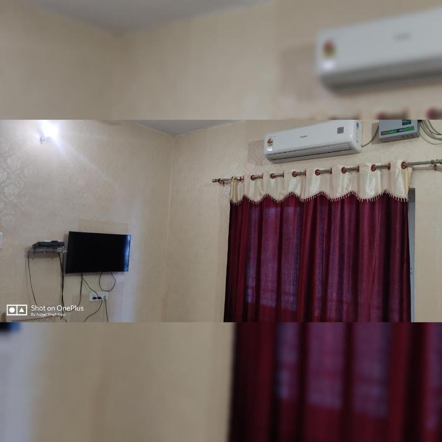 Couple Friendly Hotel - Sunset 오르차 외부 사진
