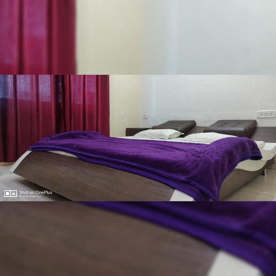 Couple Friendly Hotel - Sunset 오르차 외부 사진