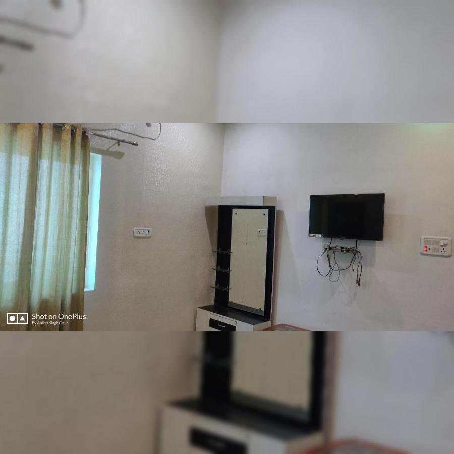 Couple Friendly Hotel - Sunset 오르차 외부 사진