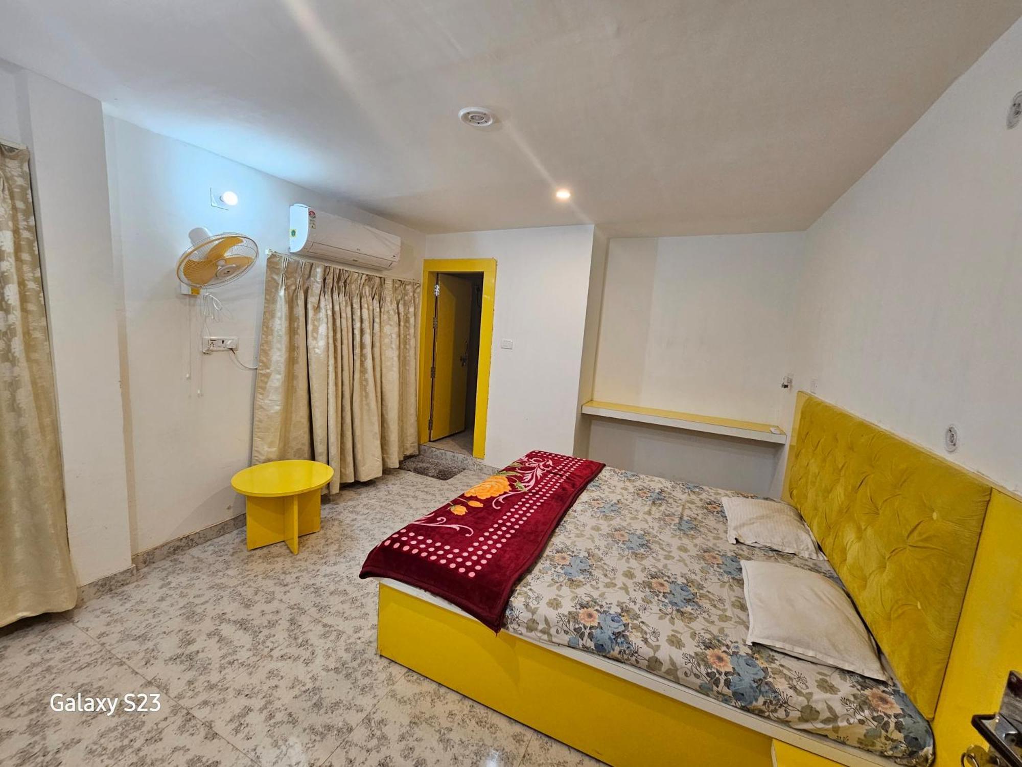 Couple Friendly Hotel - Sunset 오르차 외부 사진