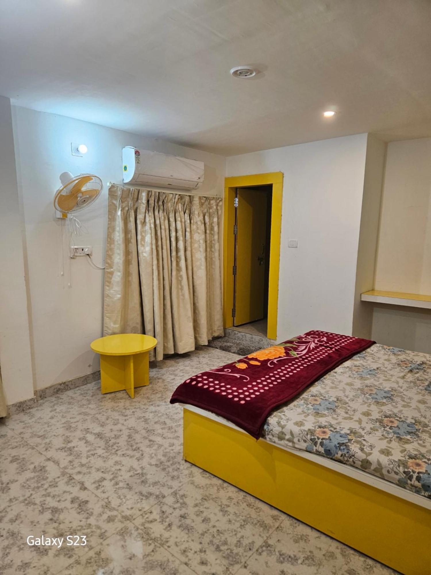 Couple Friendly Hotel - Sunset 오르차 외부 사진