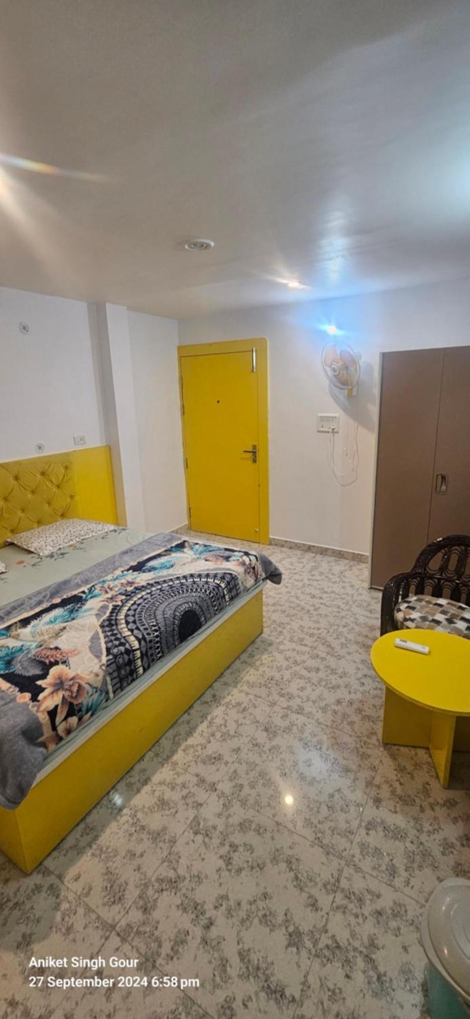 Couple Friendly Hotel - Sunset 오르차 외부 사진